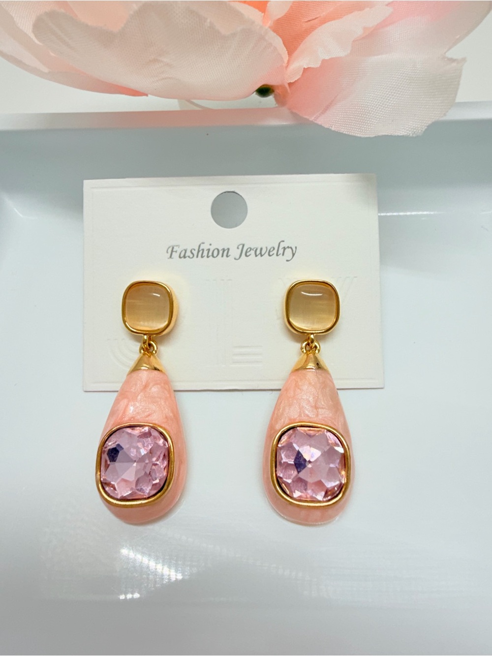Pink Teardrop Earrings with Faceted Lilac Stones
Lead and nickol free